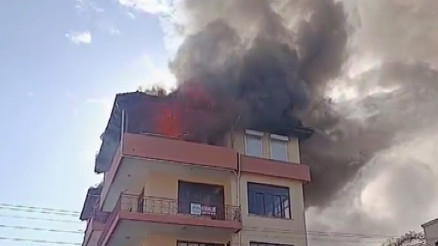 Antalyada yangın paniği... Anne ve çocuklarını kapıyı kırarak kurtardılar