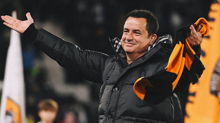 Acun Ilıcalı Avrupa’da galibiyetlere alıştı İki takımı da bu haftayı zaferle tamamladı