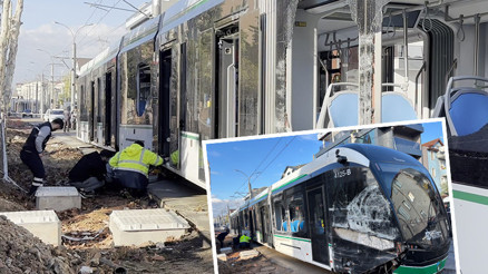 Tramvay ile çöp kamyonu çarpıştı: 3 yaralı