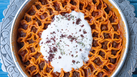 Tepsi mantısı nasıl yapılır Tepsi mantısı tarifi ve püf noktaları