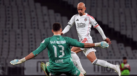 Farkı kaleci Grbic önledi