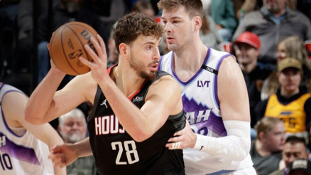 Alperen Şengünün yıldızlaştığı maçta Houston Rockets, Utah Jazzı farklı yendi