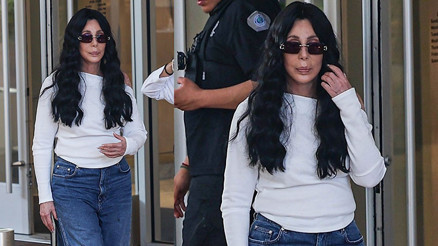 Kendinden 40 yaş küçük sevgilisine sırılsıklam aşık… Ona ‘gizli kaçamaklar’ için izin vermiş: Bana duyurmadan ne istersen yap