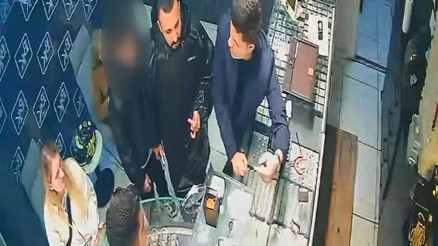 Altınları kaybolan kadın polise başvurunca şok gerçek ortaya çıktı Kamera görüntüleri ele verdi... Kumar borcum vardı