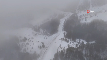 Erzincan’ın Refahiye ilçesinde kar yağışı etkili oldu