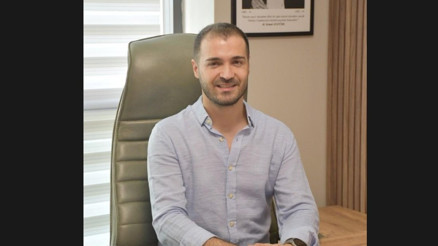 Sarkma ve hacim kaybına çifte etki: Protezli meme dikleştirme ameliyatı