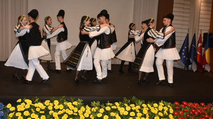 Romanya’nın milli günü İzmir’de görkemli bir törenle kutlandı