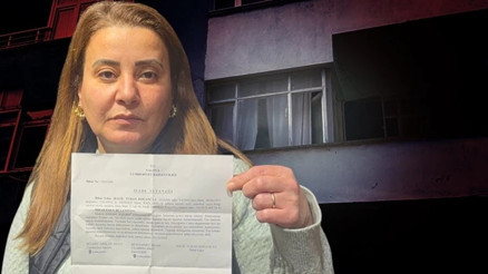 Üst katındaki ‘çöp ev’den akan su dükkanını basan esnaf 7 yıldır çözüm bekliyor