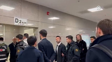 Borsada manipülasyon soruşturması: Gökhan Gönüle adli kontrol tedbiri uygulandı, Aref Ghafouri tutuklandı Borsada manipülasyon soruşturması: Gökhan Gönüle adli kontrol tedbiri uygulandı, Aref Ghafouri tutuklandı