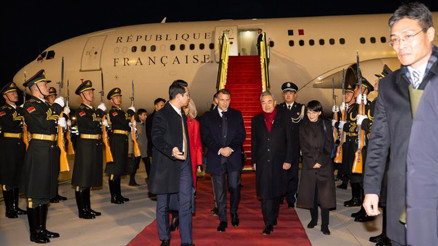 Fransa lideri Macronun Çin ziyareti başladı
