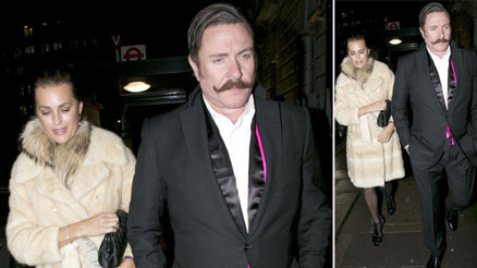 Önce fotoğrafını görüp güzelliğine vuruldu .. Sonra onu evinin ve kalbinin sultanı yaptı... 40 yıllık evli ünlü çiftin yeni torun sevinci