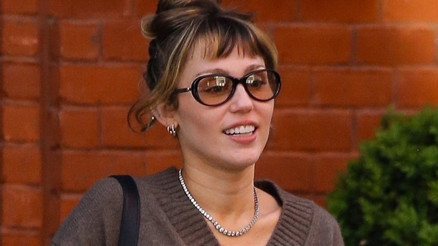 Genç yaşta bir evlilik eskitmişti... Şimdi sıra ikinciye geldi: Ünlü yıldız yine nişanlandı