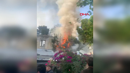 Sultanahmet Meydanında restoran yangını