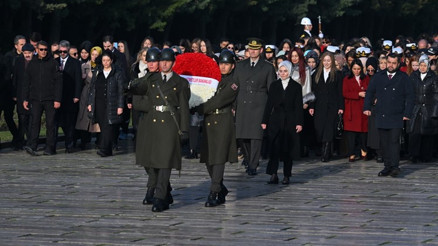 Siyasilerden Dünya Kadın Hakları Günü mesajları