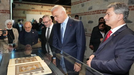 700 yıllık yazma eserler İstanbul’da bir araya geldi