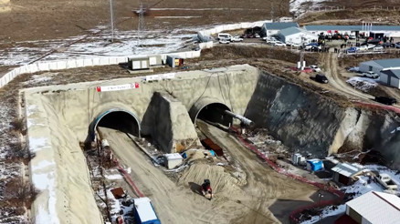 Bakan Uraloğlu, Kırık Tünelinde incelemelerde bulundu