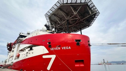 Seven Vega gemisi start verdi... Doğalgaz işleme tesisi kurulu Filyos Limanı’na vardı