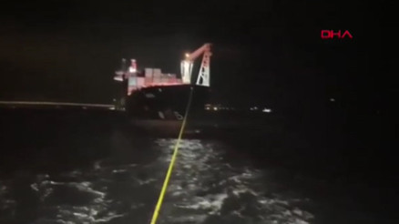 Çanakkale Boğazında konteyner gemisi arızalandı