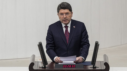 Bakan Tunç: Anayasa borcumuzu ödemek istiyoruz