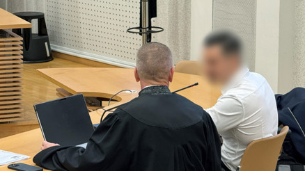 Almanyada ırkçılık yapan polise 9 ay tecilli hapis cezası