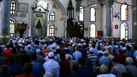 Bugünün (12 Aralık) Cuma Hutbesi Konusu: İnsan; Kainatın Gözbebeği | Bu haftaki cuma hutbesi PDF metnini Diyanet yayınladı