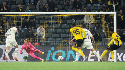 Berke Özer yine penaltı kurtardı ama puana yetmedi