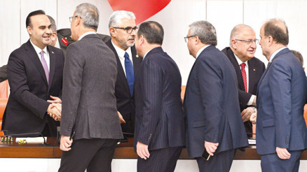 Bakan Kacır: Uzay limanı inşaa ediyoruz