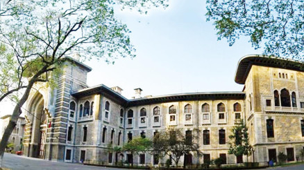 Öğrencilerin taciz iddiaları ile gündeme gelen tarihi lisede yeni gelişme: Müdür açığa alındı