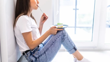 Bacağını karnına doğru çek, iştahın kapansın