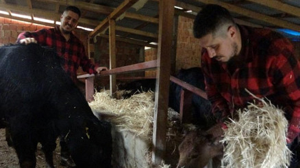 Eşiyle karar verdi köyüne geri geldi: Herkes çok şaşırdı Orada robot olacağıma memleketimde çoban olurum