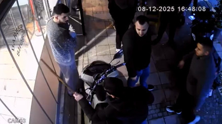 Kağıthane’de baltayla kuaförü basıp klimayı patlattı: Beni öldüreceğini söyledi