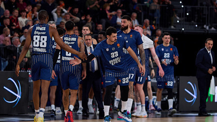 Anadolu Efes açıkladı 4 isim Fenerbahçe Beko maçında yok