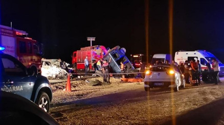 Osmaniyede feci kaza: 3 ölü, 2 yaralı