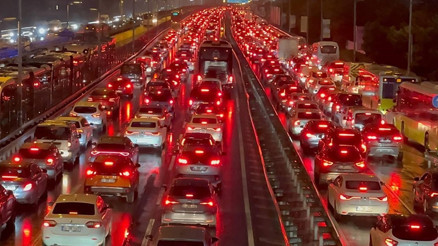 Haftanın ilk gününde İstanbulda trafik yoğunluğu