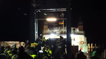 Habecke yönelik feribot blokajında karar çıktı