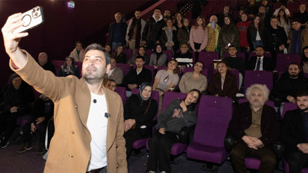 Ozan Akbaba ve Yüksel Aksu’dan ‘Bak Postacı Geliyor’ izleyicilerine film arasında sürpriz