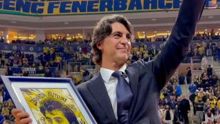 Fenerbahçe, eski basketbolcusu İbrahim Kutluayı onurlandırdı