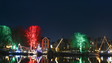 Noel pazarında aşırı sağcı müzik