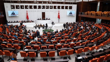 Cumhurbaşkanlığı ile Çalışma ve Sosyal Güvenlik Bakanlığının 2026 yılı bütçesi kabul edildi... Bakan Işıkhandan TBMMde asgari ücret mesajı