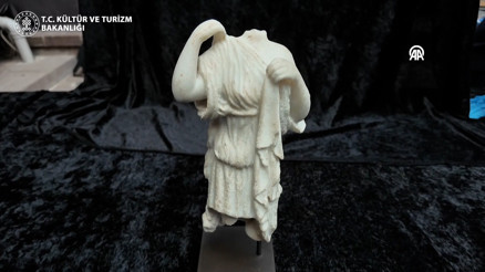 Boubon kökenli anıtsal bronz imparator heykeli ile çeşitli kültür varlıkları Türkiyeye getirildi