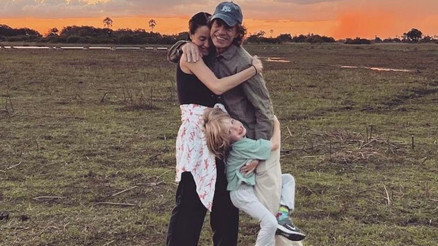 44 yaş genç sevgilisinden bir çocuk daha hayal ediyor... Herkesin torunu sandığı en küçük oğlunun mutlu gününü kutladı