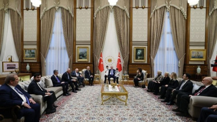 Cumhurbaşkanı Erdoğan, Cumhurbaşkanlığı Kültür ve Sanat Büyük Ödüllerine layık görülenleri kabul etti