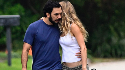 İhanetin bebeği doğdu diyorlardı... Sadece üç yıl bekar kalabildi... Sporca aşkıyla gizlice evlendi İhanetin bebeği doğdu diyorlardı... Sadece üç yıl bekar kalabildi... Sporca aşkıyla gizlice evlendi