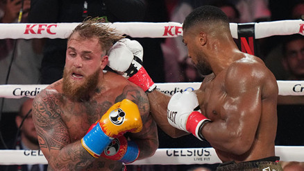 Anthony Joshua, eski sosyal medya fenomeni Jake Paulu nakavt etti