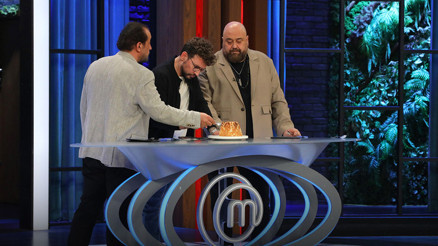 MasterChef kaptanlığı kim kazandı Altın Kupa mavi takım kaptanı ve kırmızı takım kaptanı belli oldu Dün akşam (21 Aralık) MaterChef Altın Kupa kaptanlık oyununu kim kazandı İşte haftanın takımları