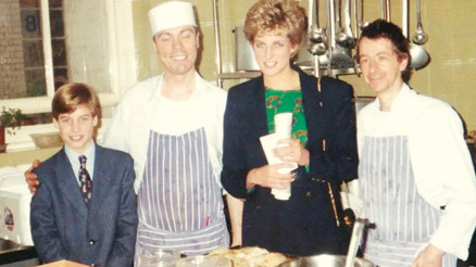 Önce anneyle şimdi oğluyla