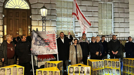 Londrada Kıbrıslı Türkler Kanlı Noel olaylarını protesto etti