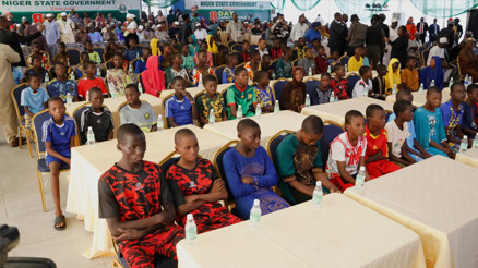 Nijeryada teröristlerin kaçırdığı çocuklar serbest bırakıldı