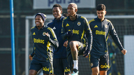 Fenerbahçe, Beşiktaş derbisi için kampa girdi