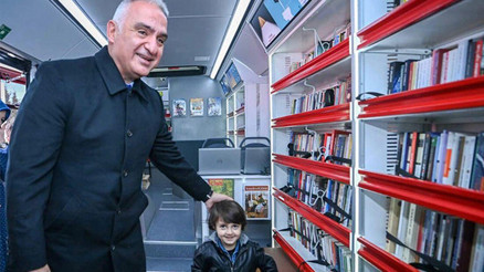 Bakan Ersoy duyurdu: Kütüphanelerde yıl sonu kullanıcı hedefi 39 milyonun üzerinde